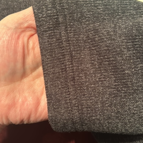 NWOT men’s Izod sweatshirt - Picture 3 of 5